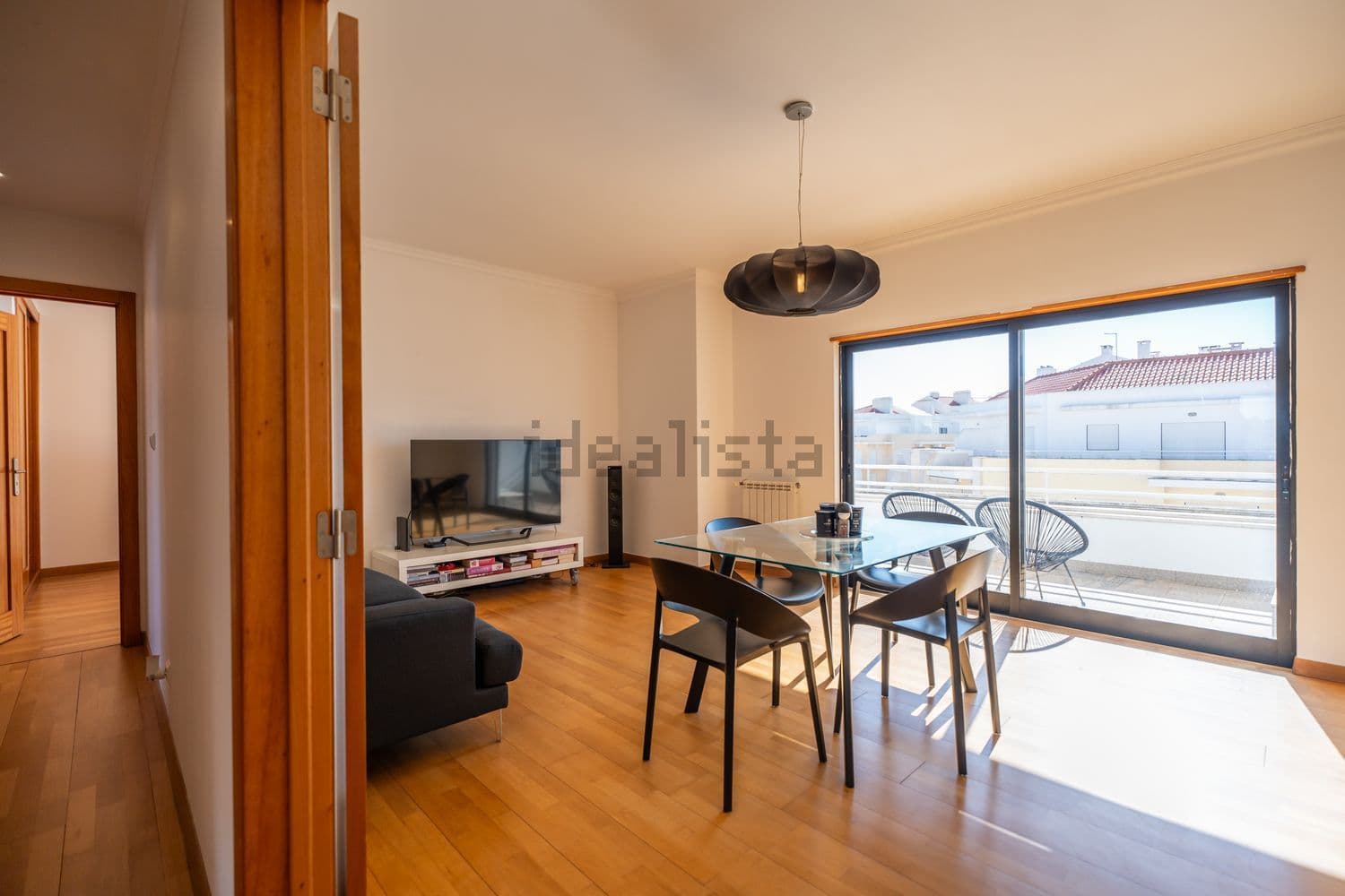 Arrendamento de apartamento T2 na Rua Manuel Francisco s/n — Sala de estar
